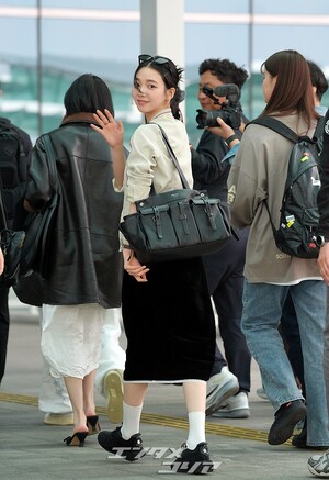 【フォト】ジャカルタに向かうaespaカリナ＆ウィンター、優劣つけ難い美しさ