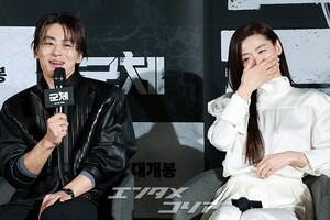 【フォト】Kゾンビ映画『群体』の主役たち、巧みな話術で作品への期待度アップ