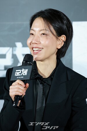 【フォト】Kゾンビ映画『群体』の主役たち、巧みな話術で作品への期待度アップ