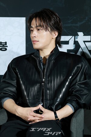 【フォト】Kゾンビ映画『群体』の主役たち、巧みな話術で作品への期待度アップ