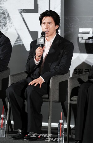 【フォト】Kゾンビ映画『群体』の主役たち、巧みな話術で作品への期待度アップ