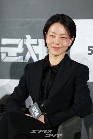 【フォト】Kゾンビ映画『群体』の主役たち、巧みな話術で作品への期待度アップ