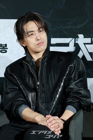 【フォト】Kゾンビ映画『群体』の主役たち、巧みな話術で作品への期待度アップ