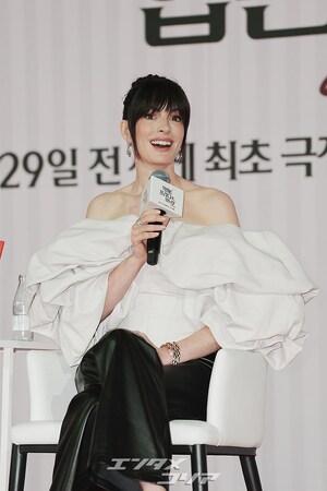 【フォト】韓国で『プラダを着た悪魔2』記者懇談会に臨むキャストたち