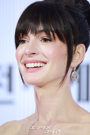 【フォト】韓国で『プラダを着た悪魔2』記者懇談会に臨むキャストたち