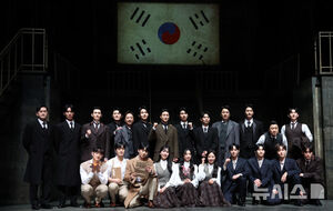 【フォト】ソン・イルグク＆オ・マンソク出演、ミュージカル『ハーグ』プレスコール