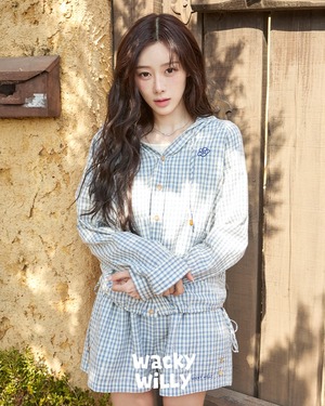 【フォト】aespaジゼル、「Wacky WiLLy」をまとい甘い夏のムード
