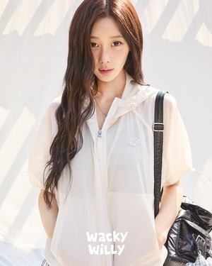 【フォト】aespaジゼル、「Wacky WiLLy」をまとい甘い夏のムード