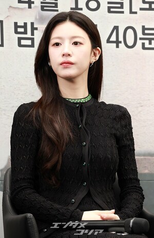 【フォト】懇談会に臨む『誰だって無価値な自分と闘っている』のキャストたち