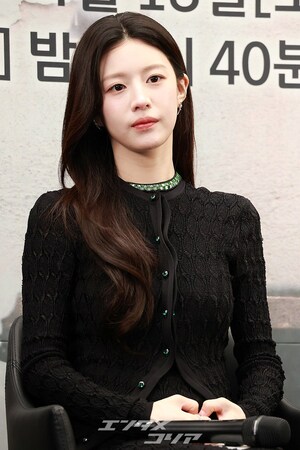 【フォト】懇談会に臨む『誰だって無価値な自分と闘っている』のキャストたち