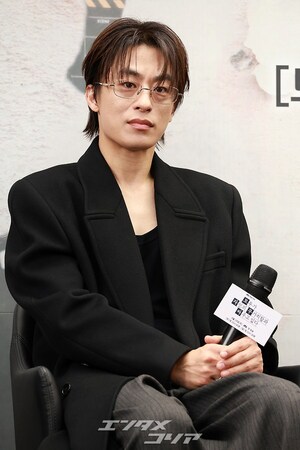 【フォト】懇談会に臨む『誰だって無価値な自分と闘っている』のキャストたち