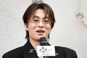 【フォト】懇談会に臨む『誰だって無価値な自分と闘っている』のキャストたち