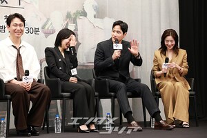 【フォト】懇談会に臨む『誰だって無価値な自分と闘っている』のキャストたち