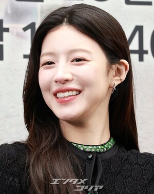 【フォト】懇談会に臨む『誰だって無価値な自分と闘っている』のキャストたち