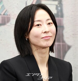 【フォト】懇談会に臨む『誰だって無価値な自分と闘っている』のキャストたち