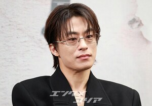 【フォト】懇談会に臨む『誰だって無価値な自分と闘っている』のキャストたち