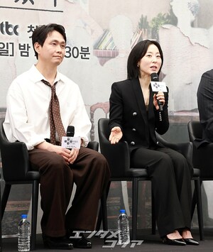 【フォト】懇談会に臨む『誰だって無価値な自分と闘っている』のキャストたち