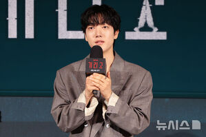 【フォト】ポーズを取るNETFLIXシリーズ『キリゴ』のキャストたち