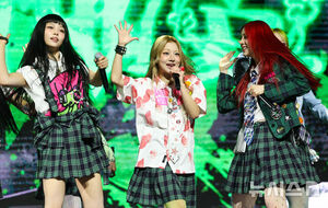 【フォト】UNCHILD、エネルギーあふれるデビューステージ