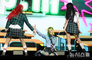 【フォト】UNCHILD、エネルギーあふれるデビューステージ