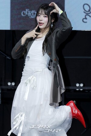 【フォト】QWER、カラフルなセレモニー