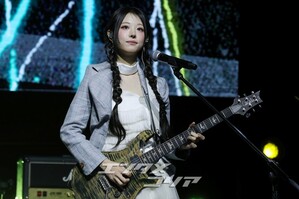 【フォト】QWER、カラフルなセレモニー