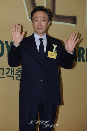 【フォト】キム・ジュンス、イ・ソンミンなど出席　「2026ブランド顧客忠誠度大賞」