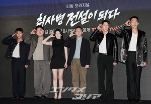 【フォト】パク・ジフン＆ユン・ギョンホなど、『炊事兵、伝説になる』主演陣がそろって「ファイト」