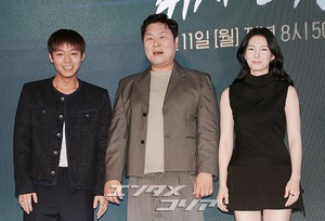 【フォト】パク・ジフン＆ユン・ギョンホなど、『炊事兵、伝説になる』主演陣がそろって「ファイト」