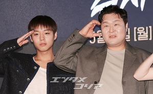 【フォト】パク・ジフン＆ユン・ギョンホなど、『炊事兵、伝説になる』主演陣がそろって「ファイト」