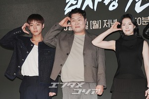 【フォト】パク・ジフン＆ユン・ギョンホなど、『炊事兵、伝説になる』主演陣がそろって「ファイト」