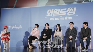 【フォト】 ダンスのカン・ドンウォン、ラップのオム・テグ…『ワイルド・シング』制作報告会の様子