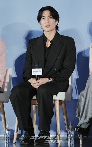 【フォト】 ダンスのカン・ドンウォン、ラップのオム・テグ…『ワイルド・シング』制作報告会の様子