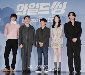 【フォト】カン・ドンウォン＆オ・ジョンセ＆パク・ジヒョン＆オム・テグ「『ワイルド・シング』見てね！」