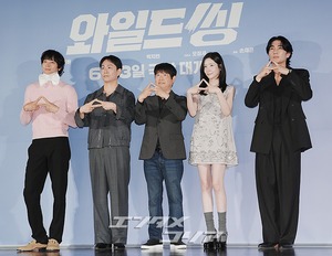 【フォト】カン・ドンウォン＆オ・ジョンセ＆パク・ジヒョン＆オム・テグ「『ワイルド・シング』見てね！」