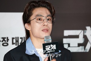 【フォト】アップグレードした新たな「Kゾンビ」の誕生…『群体』メディア試写会