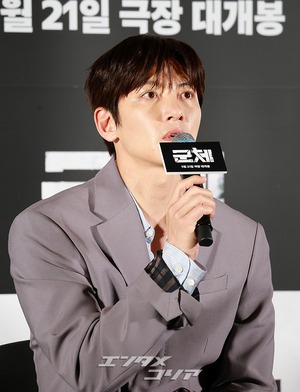 【フォト】アップグレードした新たな「Kゾンビ」の誕生…『群体』メディア試写会