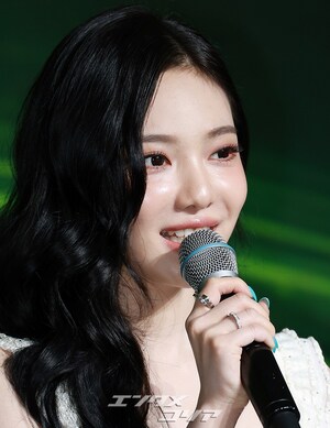 【フォト】aespa、記者懇談会に出席　「さわやかに夏を引き受けたい」