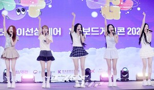 【フォト】広報大使に任命されたRESCENE、祝賀公演でさわやかな魅力アピール